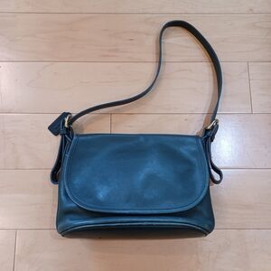 Vintage COACH Leather Fletcher Saddle Crossbody Bag Green F5C-4150 Size 8"x11"